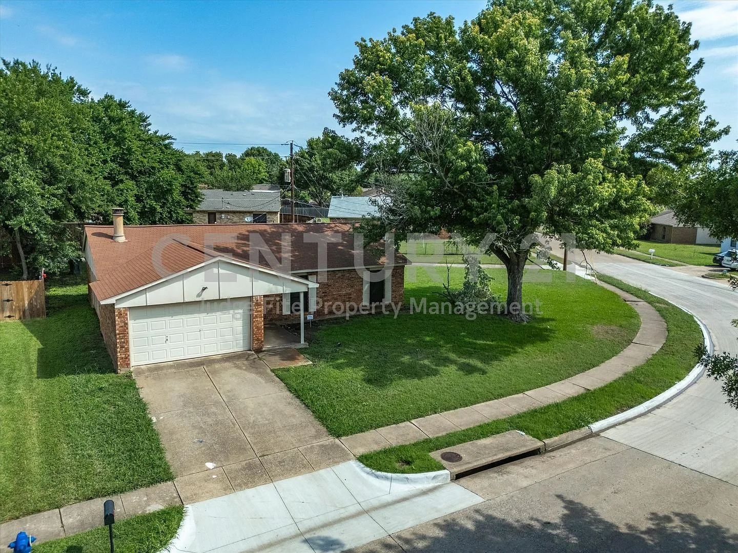 Lovely 3/2/1 Nestled On Corner Lot In Cedar Hill Isd Ready For Immediate Occupancy! — Photo 3