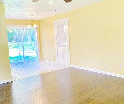 4th image of 786 Highland Ct