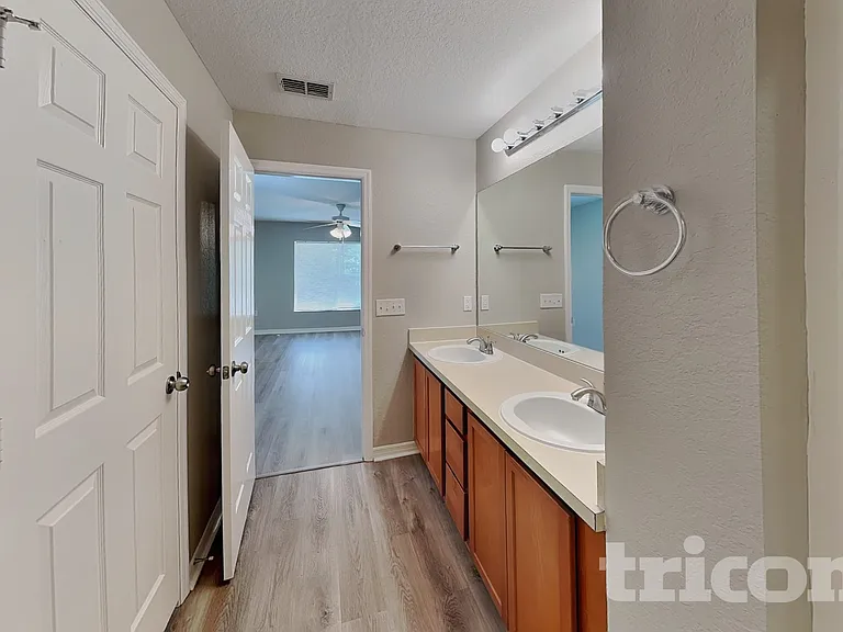 8 Matricaria Ct — Photo 10