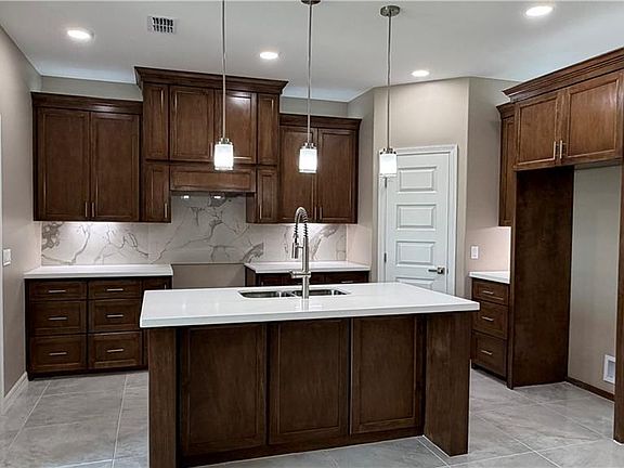 5th image of 3508 Aquamarine Ln