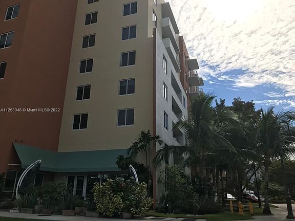 3rd image of 2775 NE 187th St APT 621