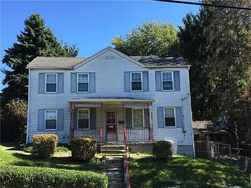 460 Middle St photo 1