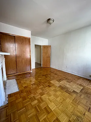 Rented by Peter R. Hungerford, LREB | media 28