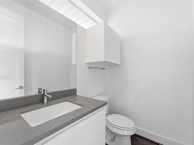1155 W 17th St — Photo 10