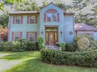 35 W Lake Dr, Taunton, MA 02780