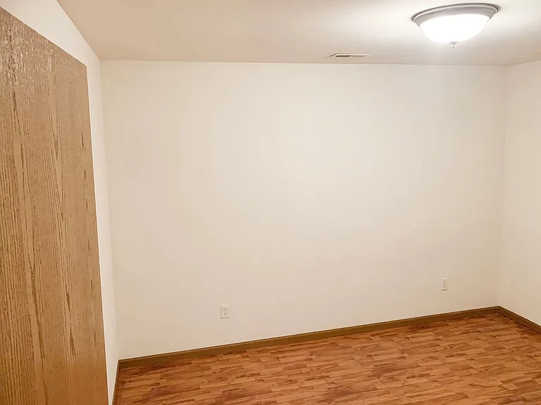 915 N Frederick St — Photo 24