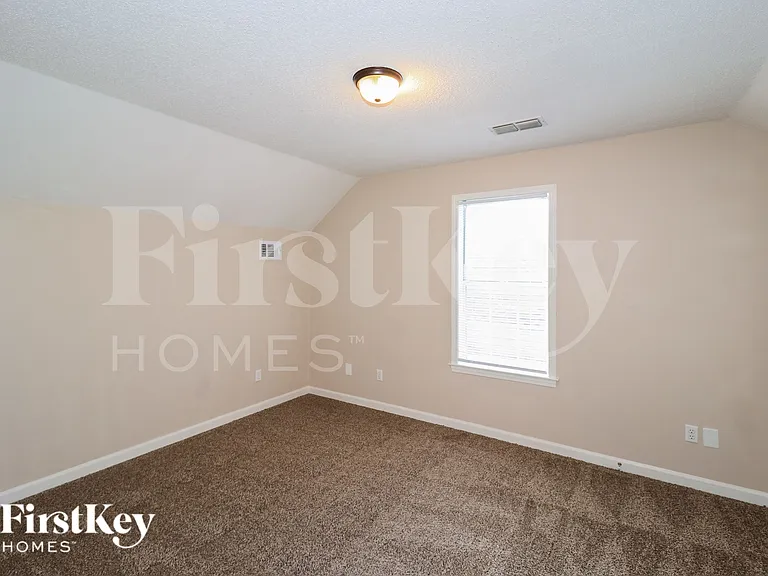 1049 Nolan Ln — Photo 12