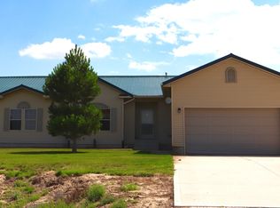 12 Peirce Ct, Glenrock, WY 82637