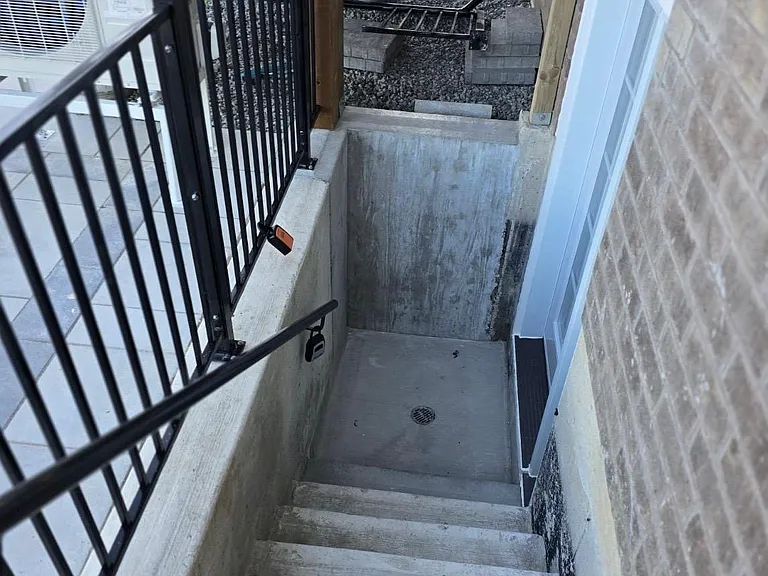 Shepherd Dr — Photo 12