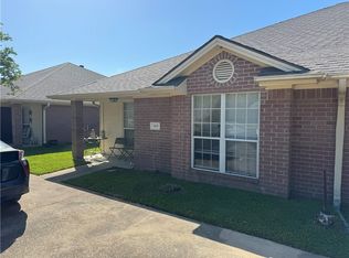 909 Willow Pond St, College Station, TX 77845