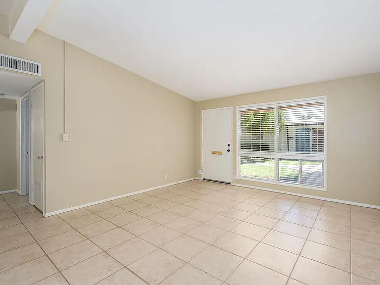 1807 E Colter St #1 — Photo 5