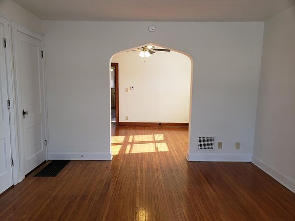 2nd image of 3108 Indianola Ave APT 4