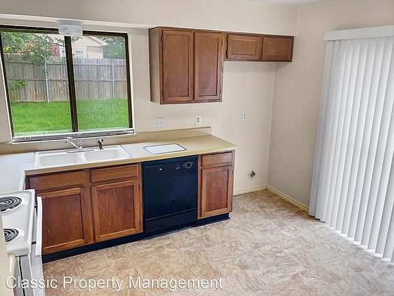 4th image of 10600 Lone Pine Ln