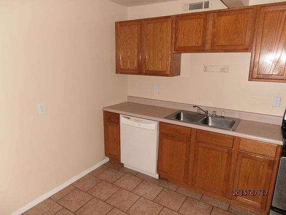 4th image of 1109 NW Lincoln Ave APT 17