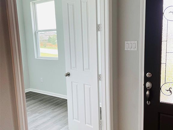 3rd image of 1749 Cindy Ln