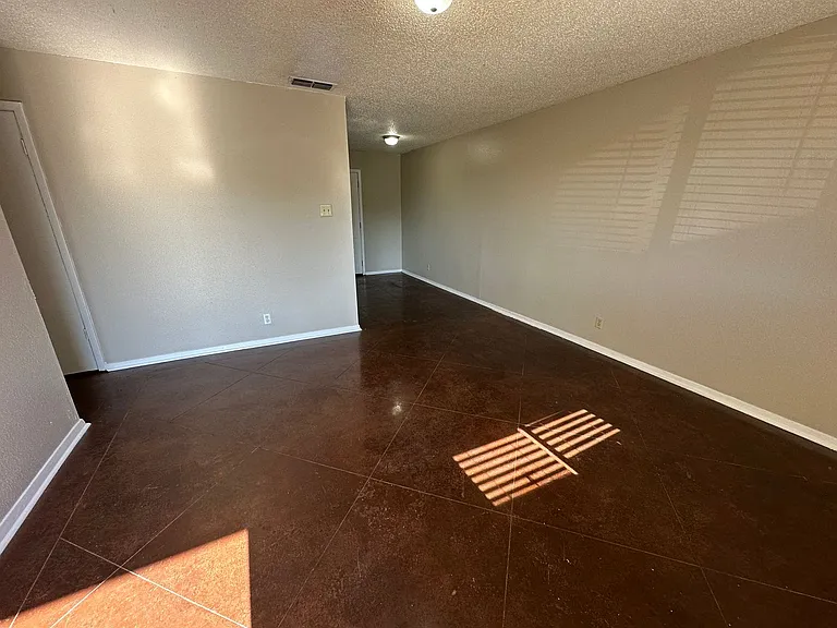 210 Memory Ln — Photo 2