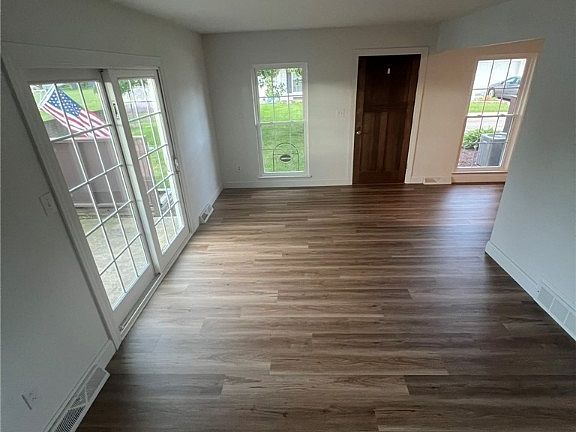 5th image of 17422 Independence Ct
