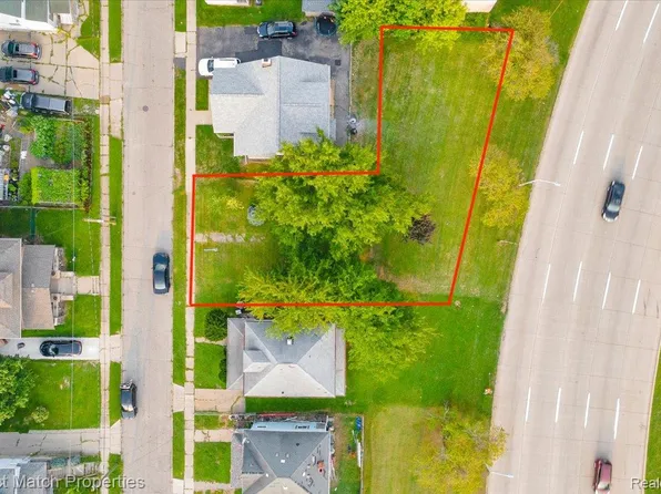 36 Clairmont Pl, Pontiac, MI 48342