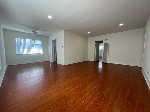 3rd image of 1119 S Sherbourne Dr
