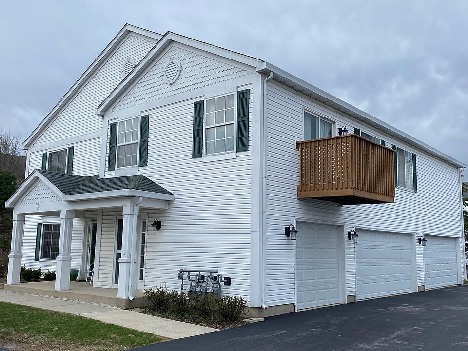 1st image of 723 Fieldcrest Dr Unit C