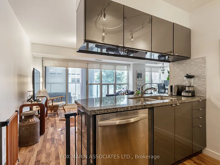 1005 King St W #207 — Photo 7