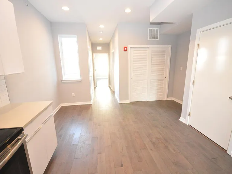 4049 Spring Garden St #2 — Photo 7