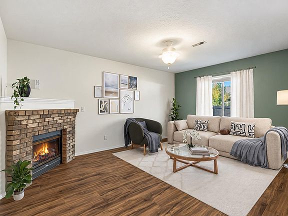 3rd image of 1219 & 1217 Forsythia Ave