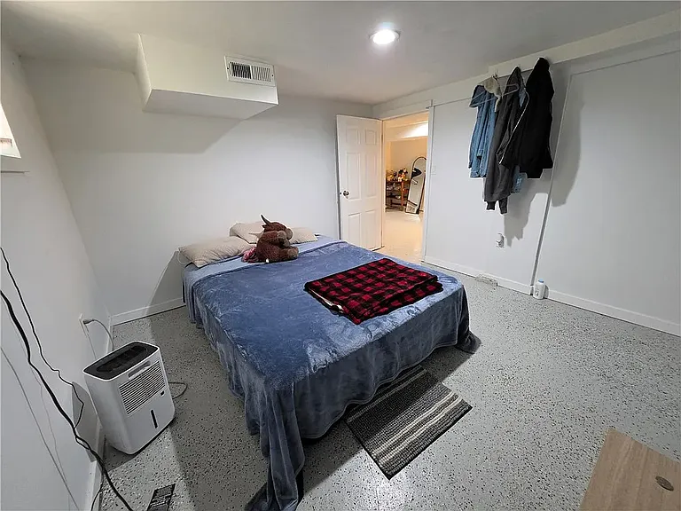 1150 Beaumont Ave — Photo 25