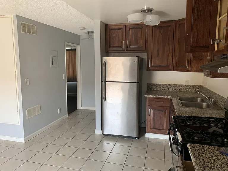 4323 Perlita Ave #8 — Photo 4