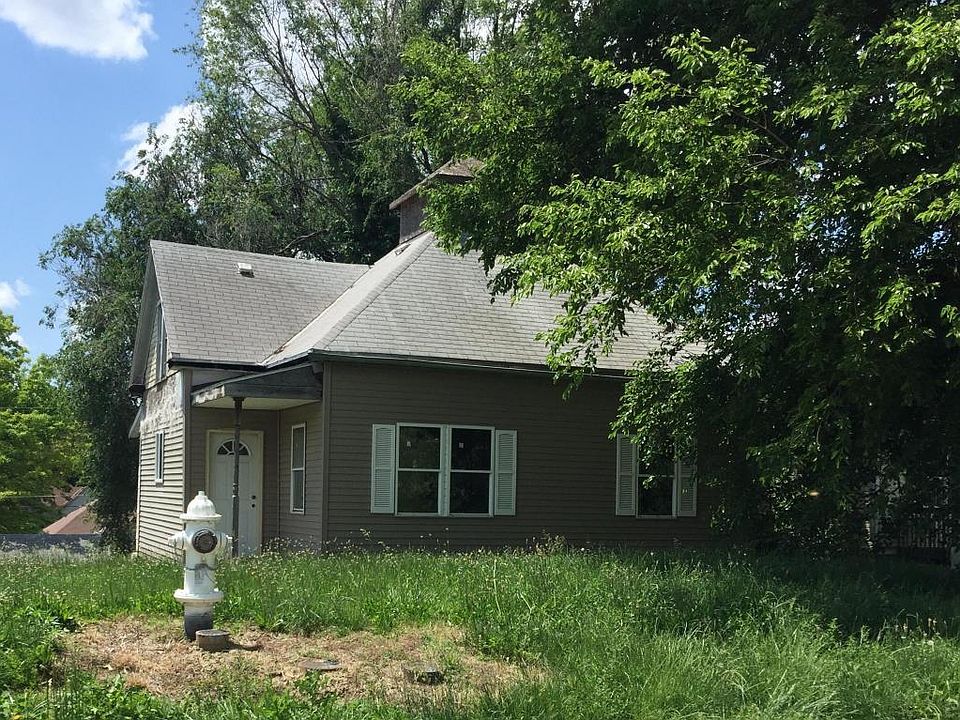 2nd image of 2528 S 16th St
