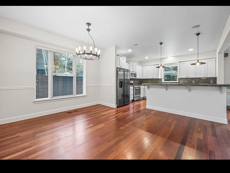 19767 Dartmouth Ave — Photo 4