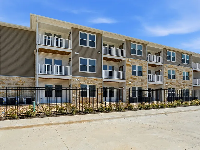 Cedar Bluff Apartments — Photo 14
