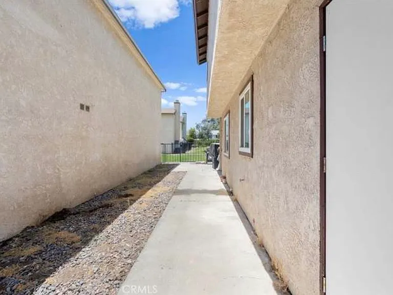 4842 Village Green Way — Photo 26