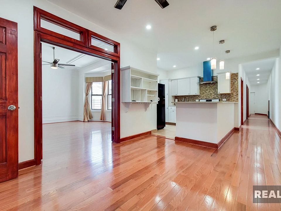 1st image of 3679 Broadway #62