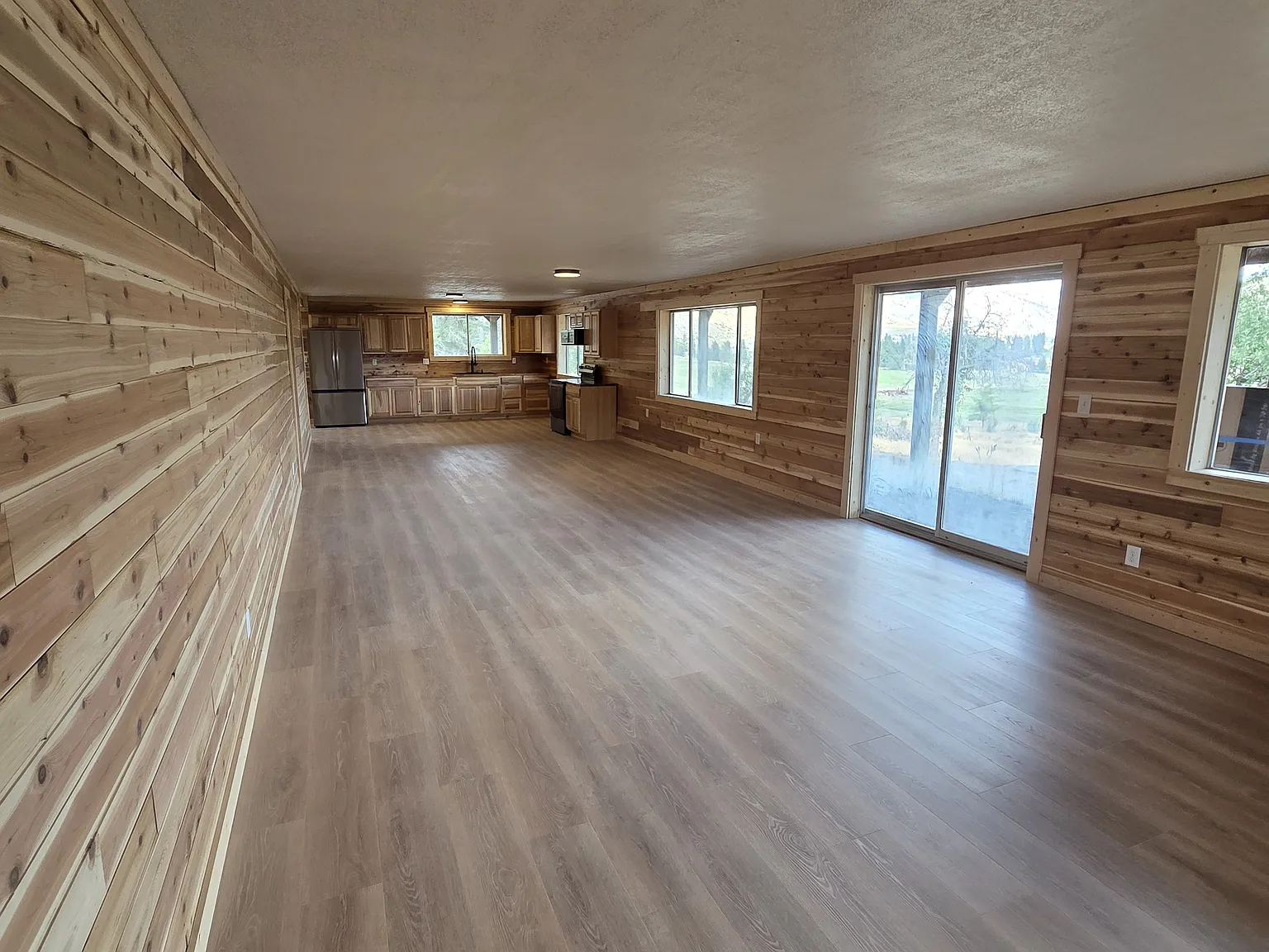 5 bed, 3536 sqft, $3,300 — Photo 2