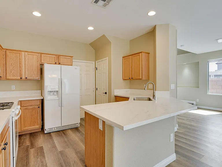 703 Principle Point Ave — Photo 8