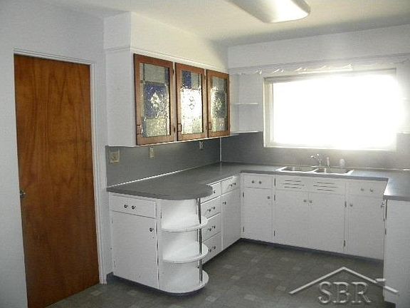 5th image of 1641 Coolidge Ave