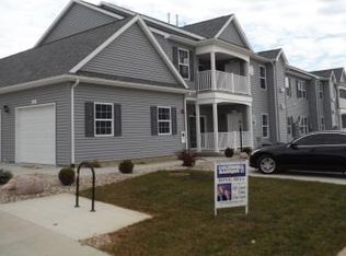 3044 1/2 E Stillwater Lndg #102, Urbana, IL 61802