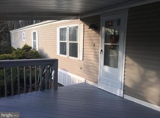 910 Lakeview Dr, Green Lane, PA 18054