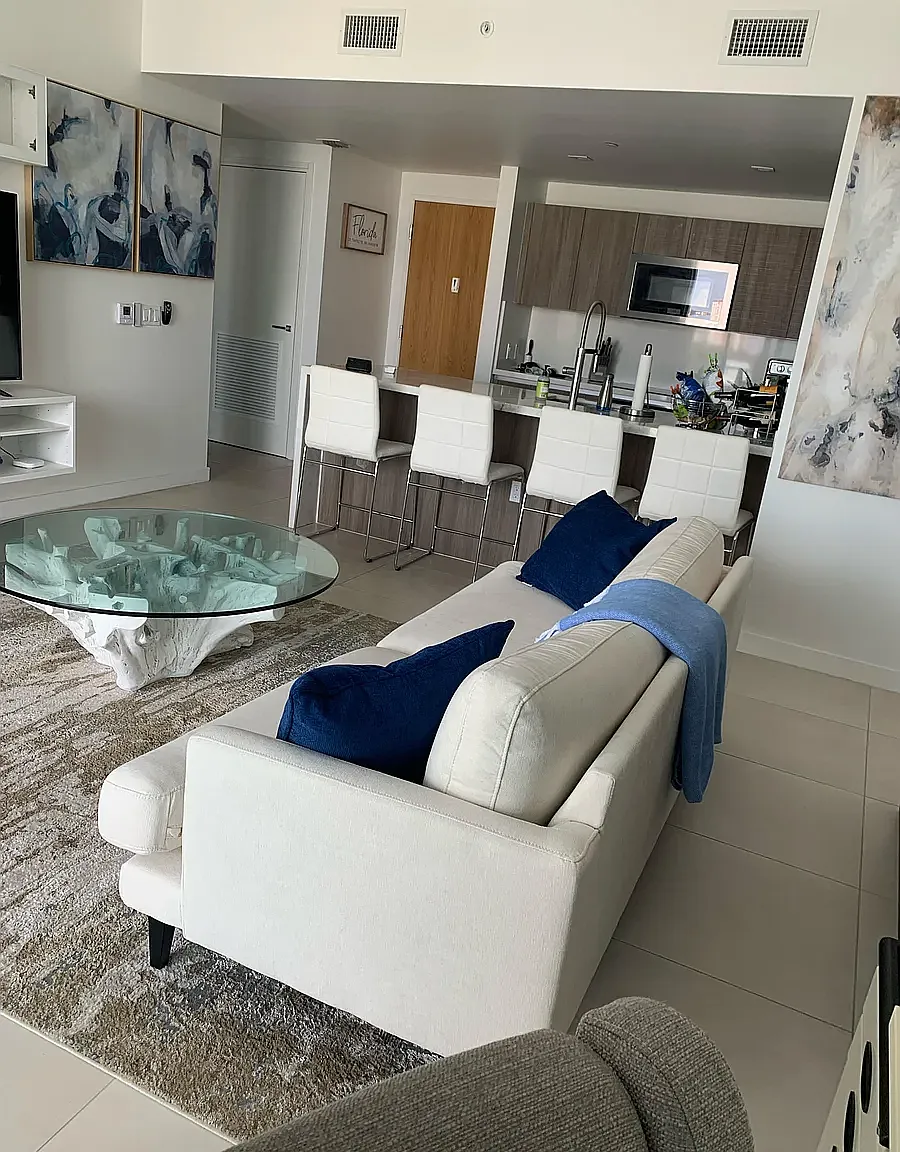 2 bed, 821 sqft, $5,500 — Photo 1