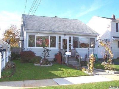 14 Whitman Ave, Bellmore, NY, 11710