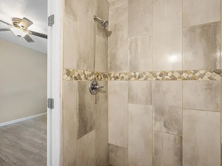 Jack and Jill bath