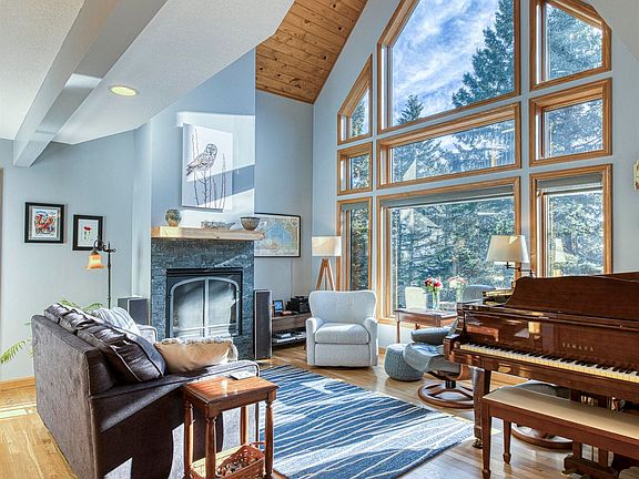 4th image of 2472 Cliff View Cir