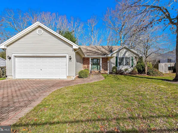 36 Lighthouse Dr, Manahawkin, NJ 08050
