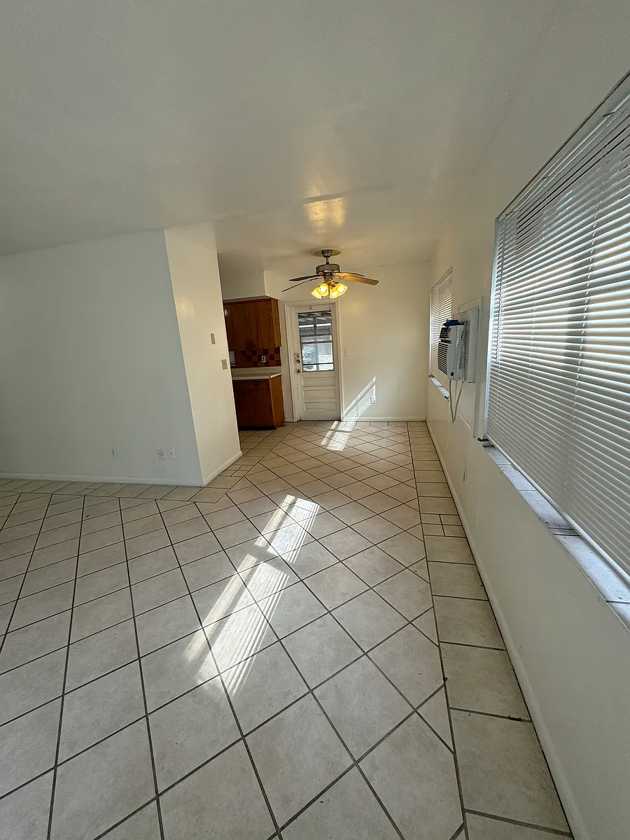 Building Photo - 208 S Armenia Ave #2