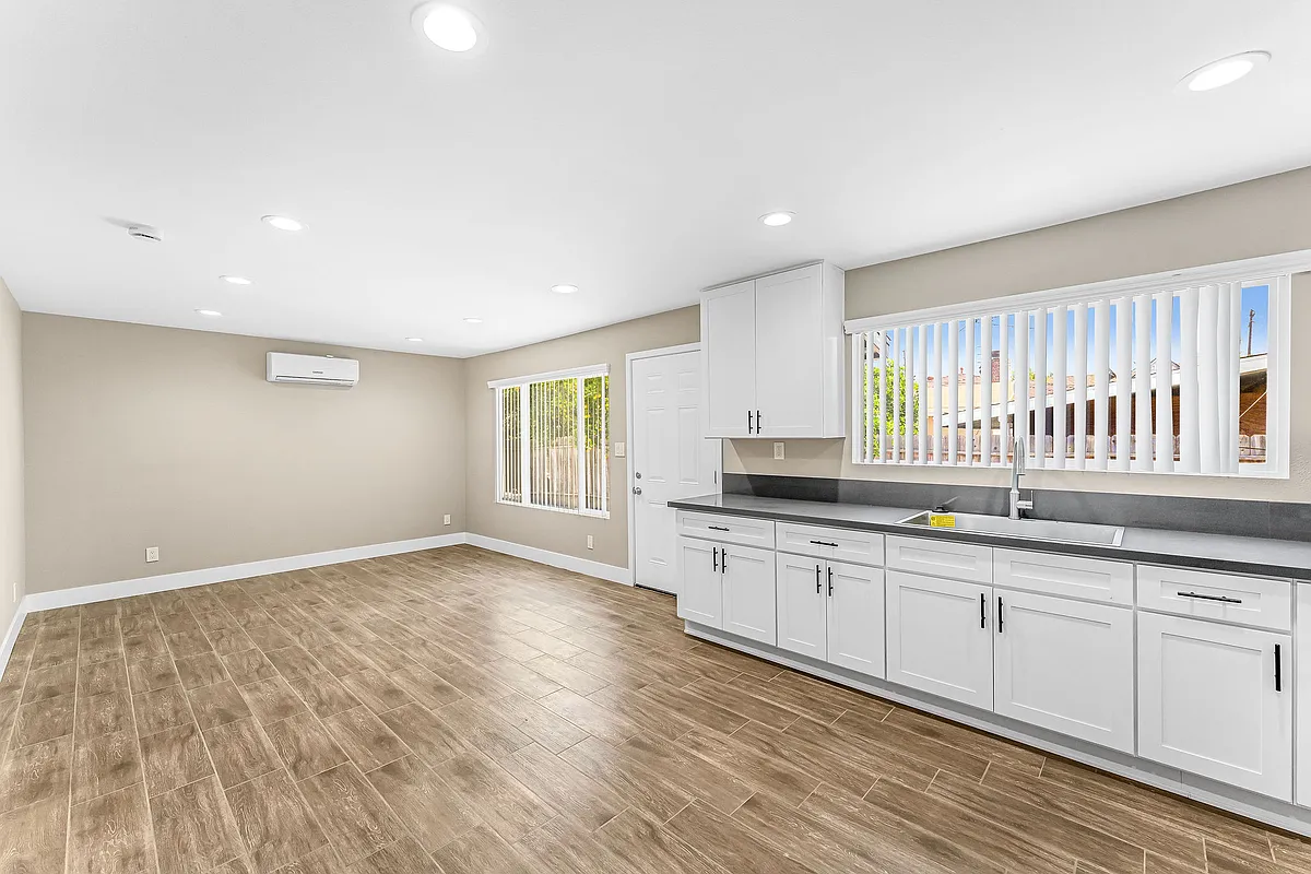 Building Photo - 2419 W Stanford St #2