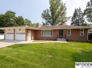 14631 Oak Ln, Waverly, NE 68462