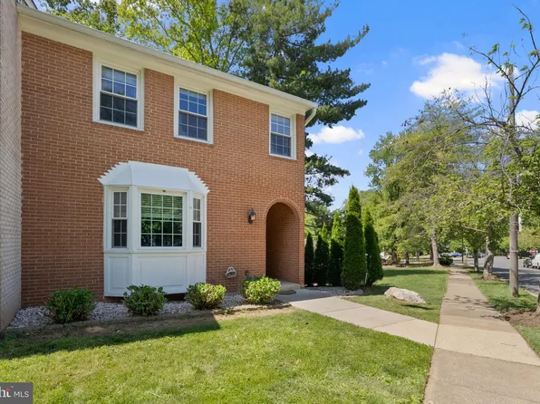 8361 Thompson Rd, Annandale, VA 22003