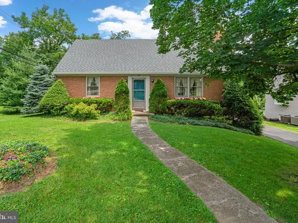 825 Fairway Ave, Baltimore, MD 21228