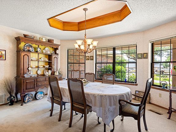 5th image of 3808 Fairway Dr